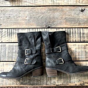 Donald Pliner Women’s boots 8M